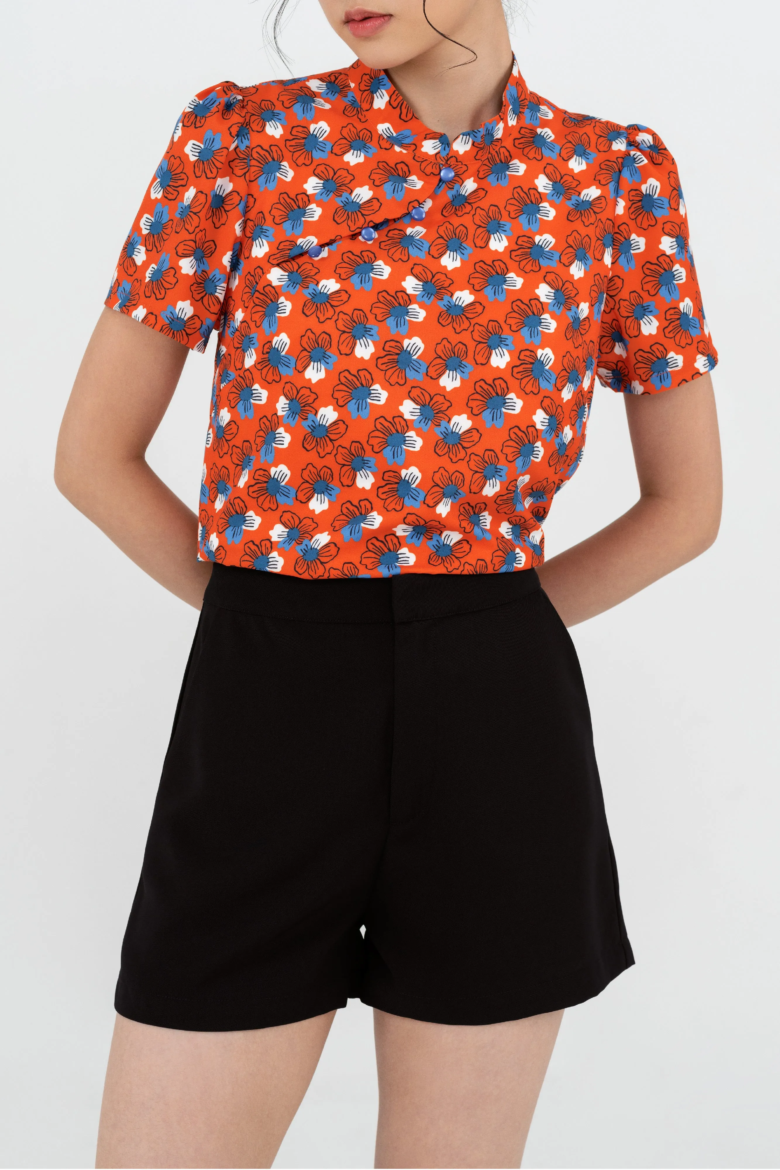 Betty High-Waist Shorts in Ebony Black