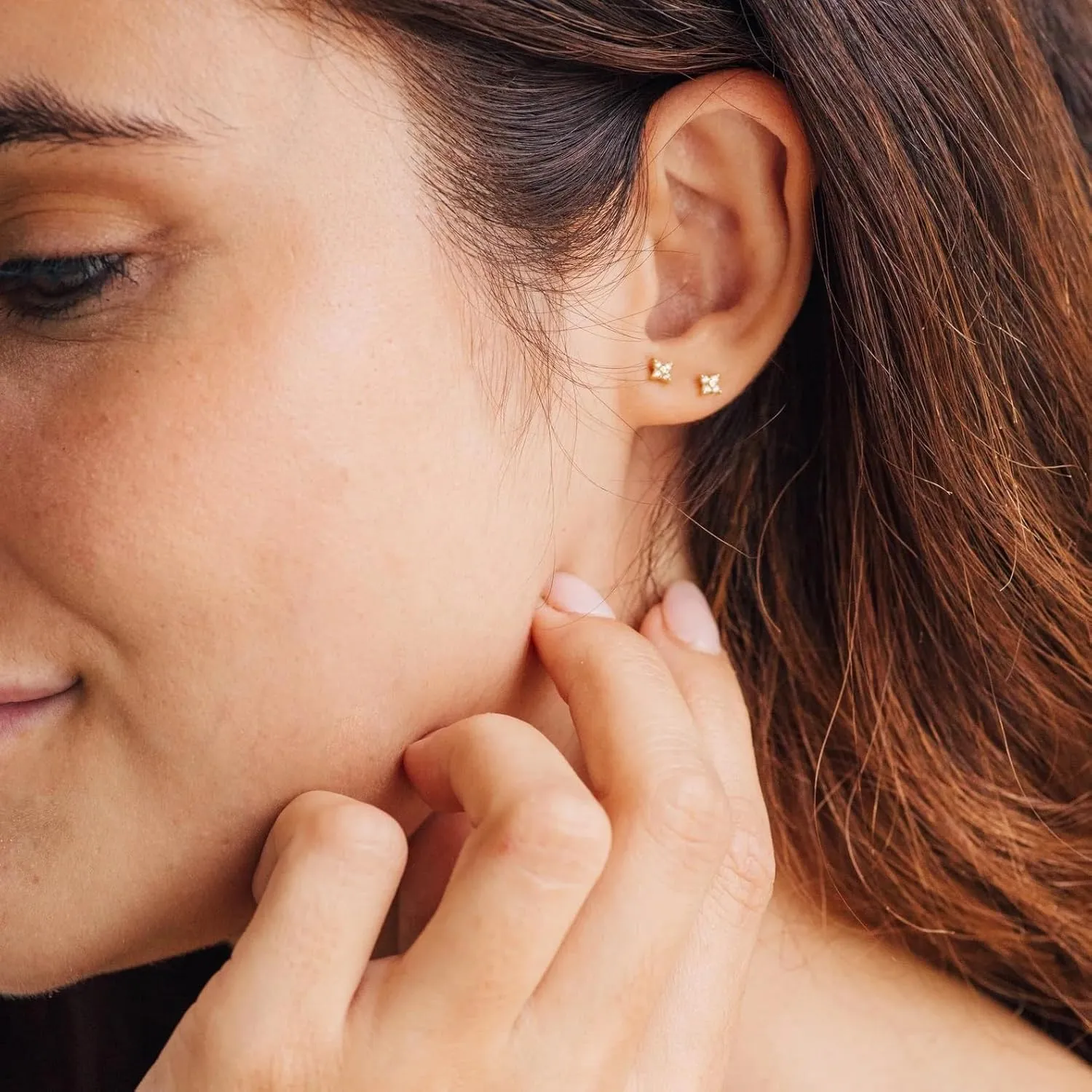 CAITLYNMINIMALIST 18K Gold Sterling Silver Lily CZ Diamond Cluster Mini Flower Gemstone Dainty Stud Earrings for Women Gift for Her