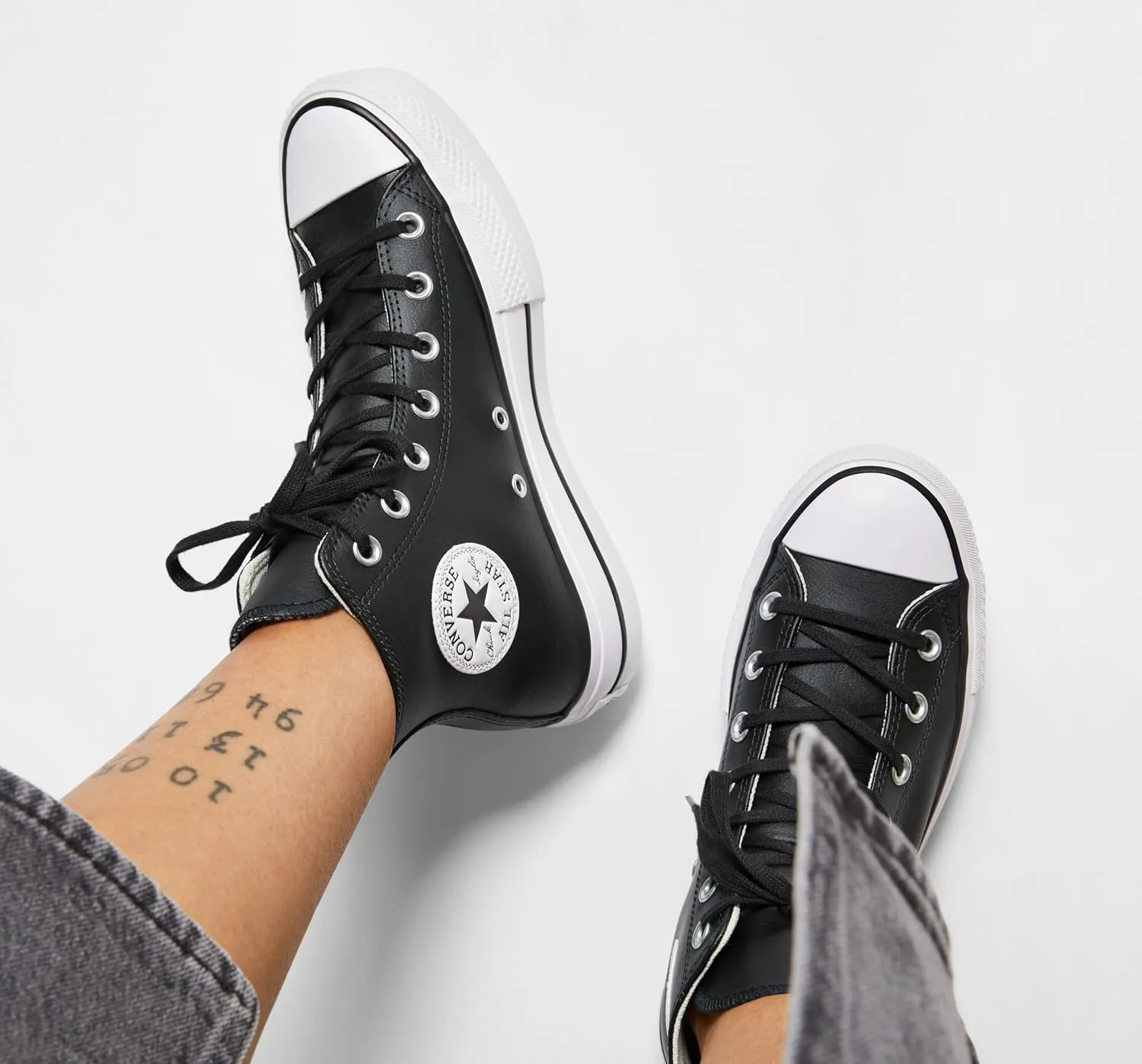 Converse Women's Unisex Chuck Taylor All Star Seasonal 2019 High Top Sneaker