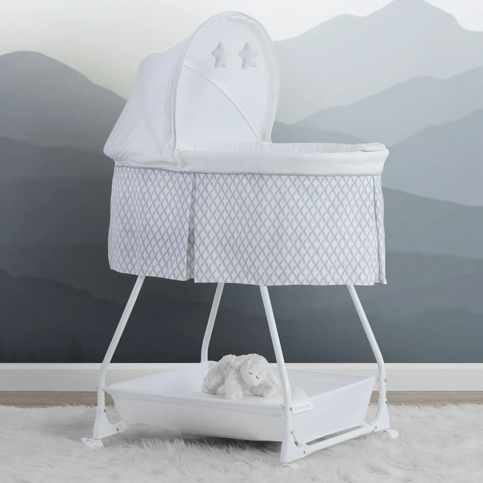 Deluxe Soothing Dreams Bassinet