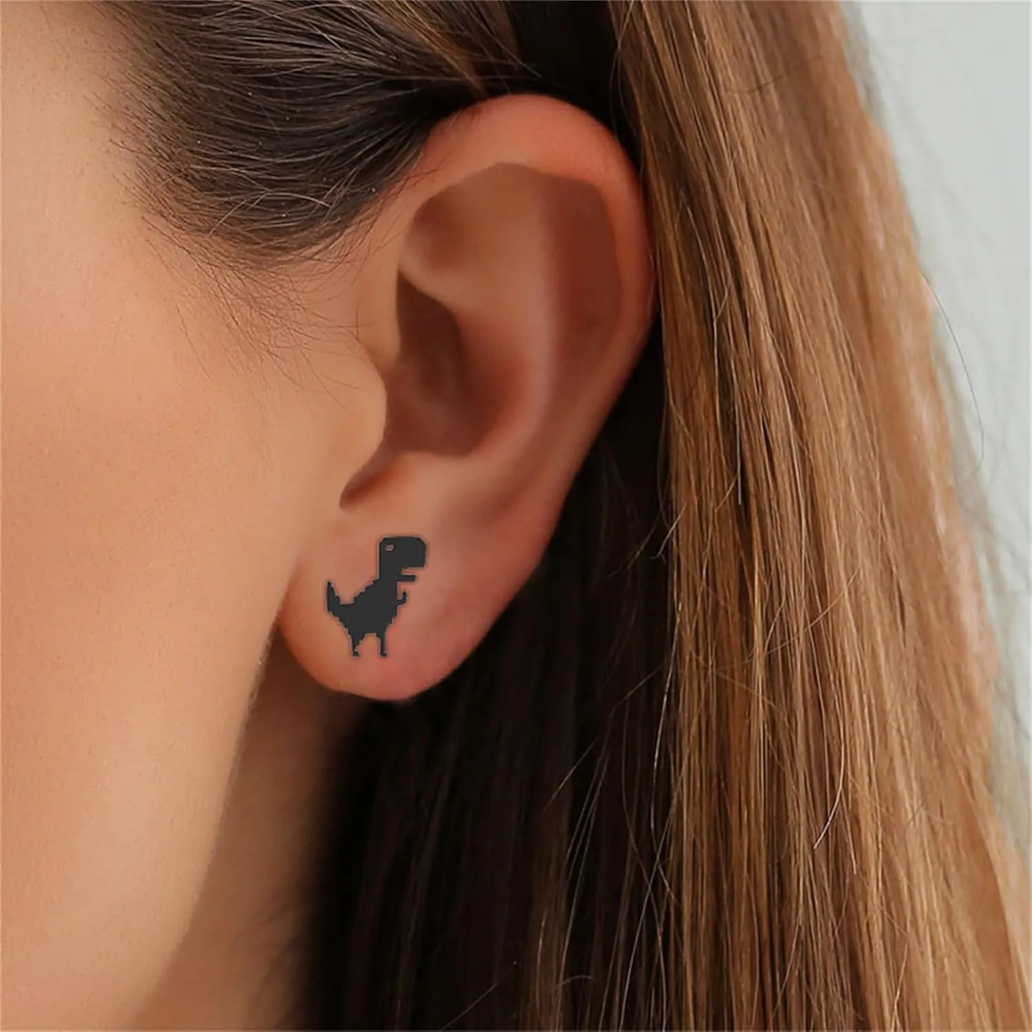 Dreuyet 4 Pairs Tiny Dinosaur Stud Earrings Minimalist Cute Animal T-Rex Dinosaur Earring Stainless Steel Mini Cartilage Tragus Piercing Jewelry Gifts for Women