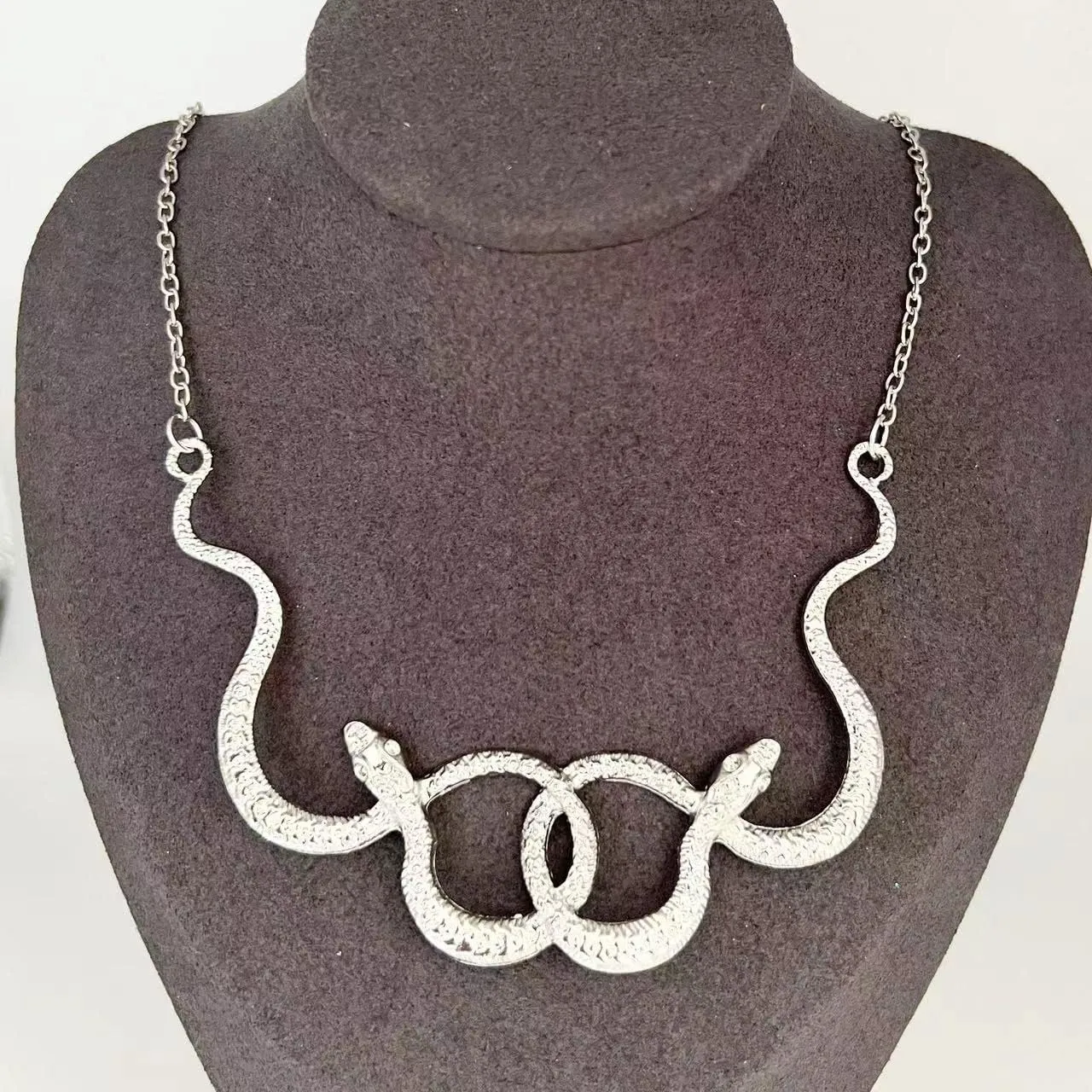 INENIMARTJ Snake Choker Necklace - Goth Serpent Bib Collar Accessory for Women - Hypoallergenic Cuban Link Chain