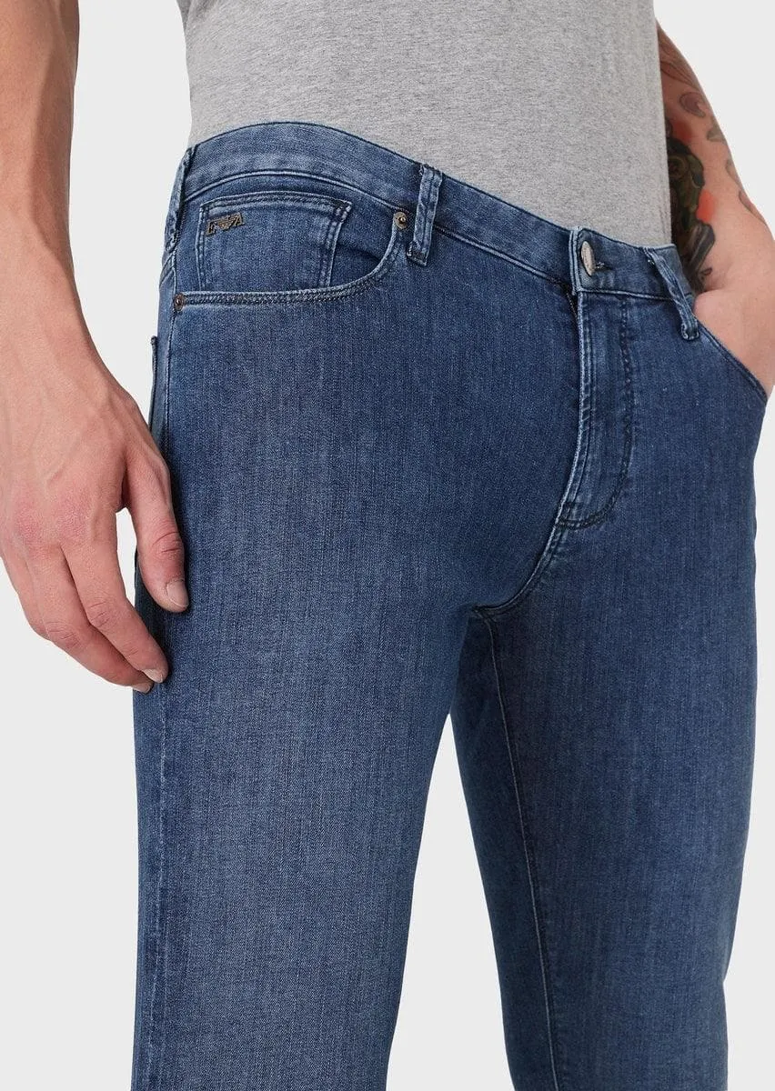Jeans j06 slim fit in denim light wash