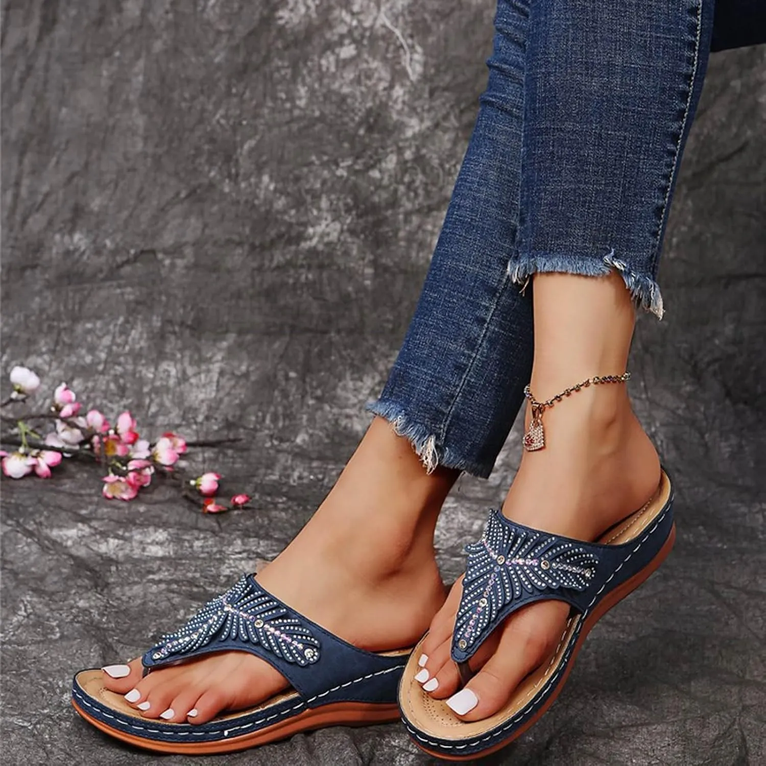 Summer Ladies Flip Flops Wedge Heel Slippers Sandals Casual Flip Flops Women's Shoes Beaded Heels Sandals