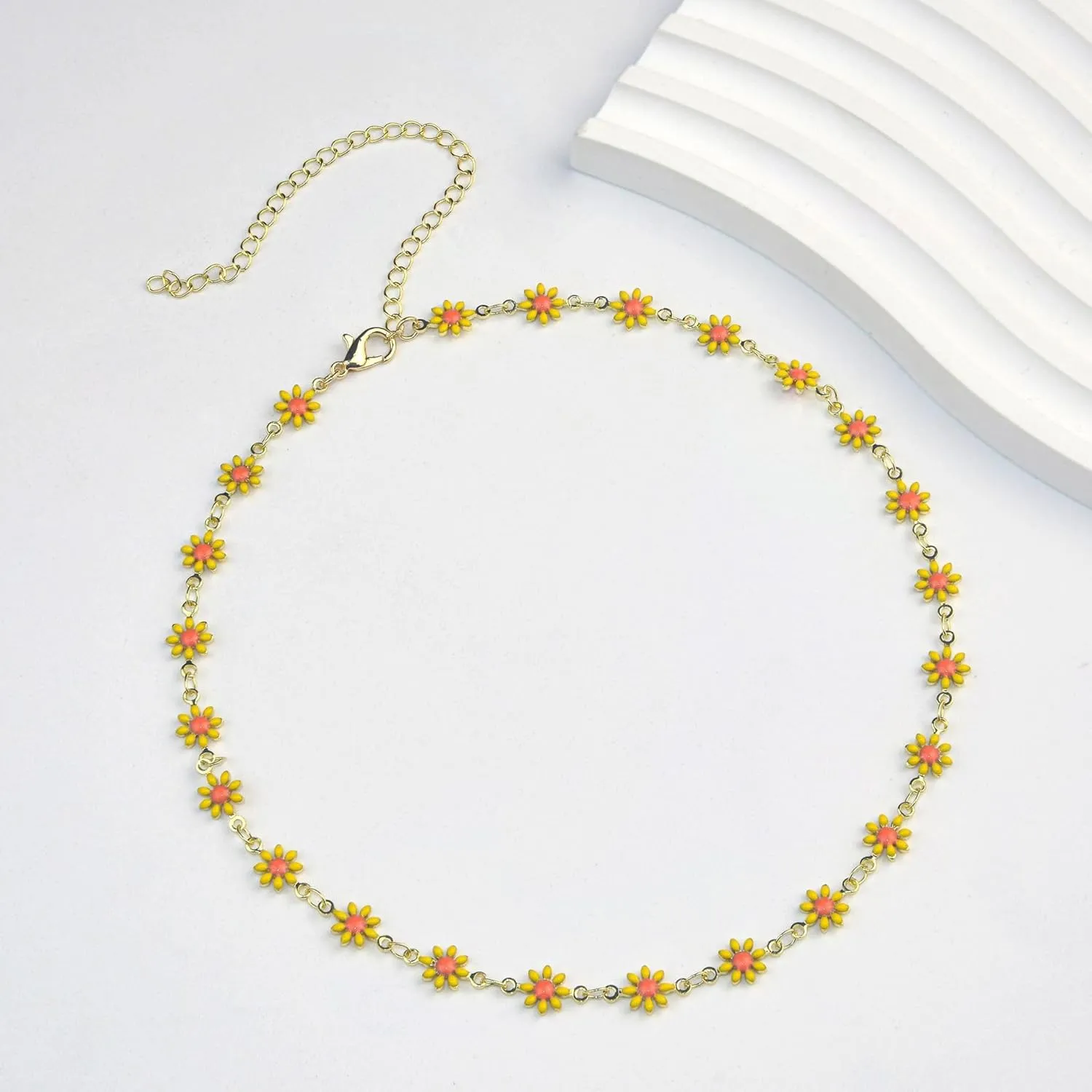 tenghong2021 Daisy Flower Necklace Bracelet for Women Bohemian Enamel Handmade Adjustable Gold Daisy Choker Necklace Bracele Spring Sunflower Daisy Bracelet for Women Party Beach Gifts Jewelry