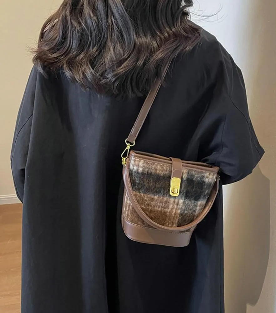 Vintage Suede Bucket Bag for Women Mini Plaid Shoulder Bag Elegant Top-Handle Purse Causal Slouchy Bag with Removable Strap