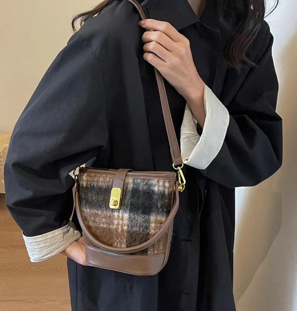 Vintage Suede Bucket Bag for Women Mini Plaid Shoulder Bag Elegant Top-Handle Purse Causal Slouchy Bag with Removable Strap