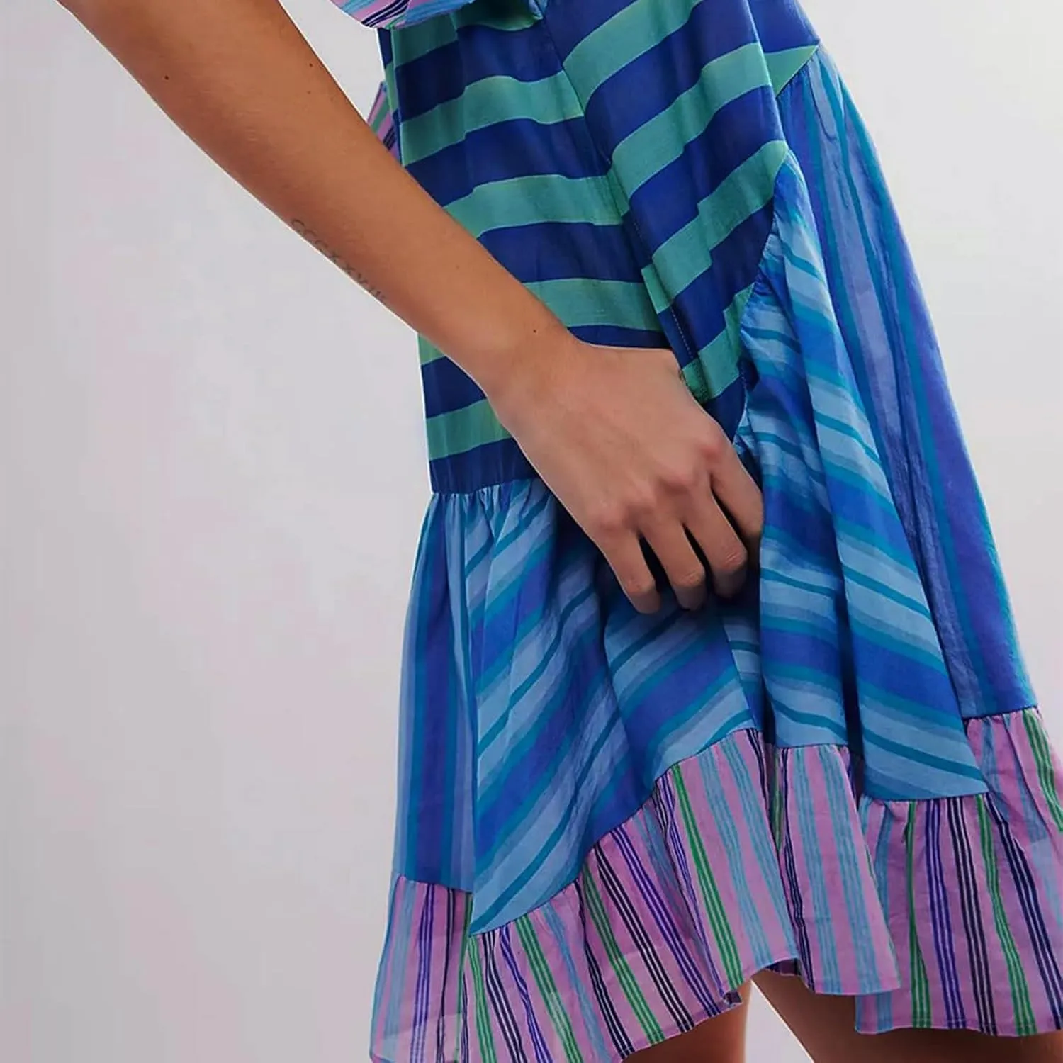 Womens Summer Dresses Short Sleeve V Neck Casual Beach Dresses Vintage Boho Dress A-Line Swing Mini Babydoll Dress