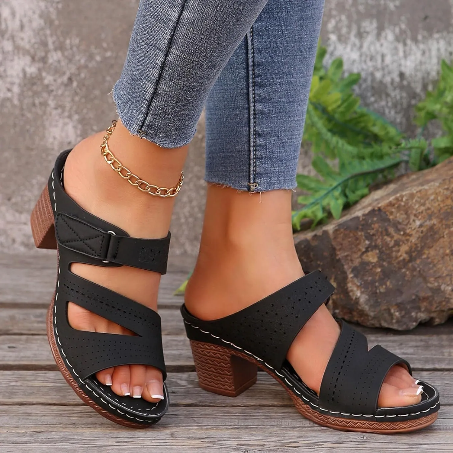 Women's Thick Heel Thick Bottom Fish Mouth Hollow Dew Heel Beach Slippers Casual Women Summer Flat Sandals Beach Shoes