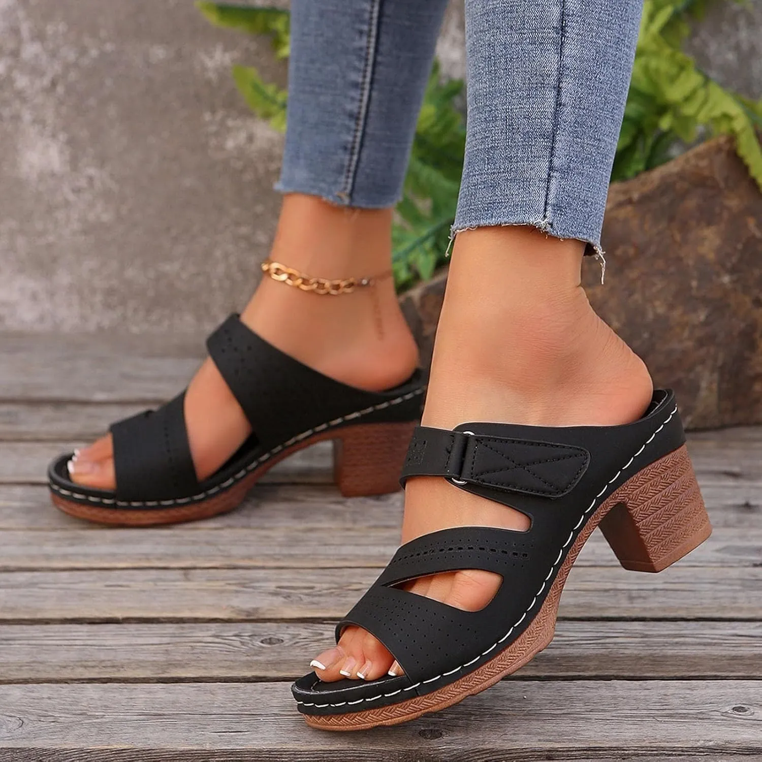 Women's Thick Heel Thick Bottom Fish Mouth Hollow Dew Heel Beach Slippers Casual Women Summer Flat Sandals Beach Shoes