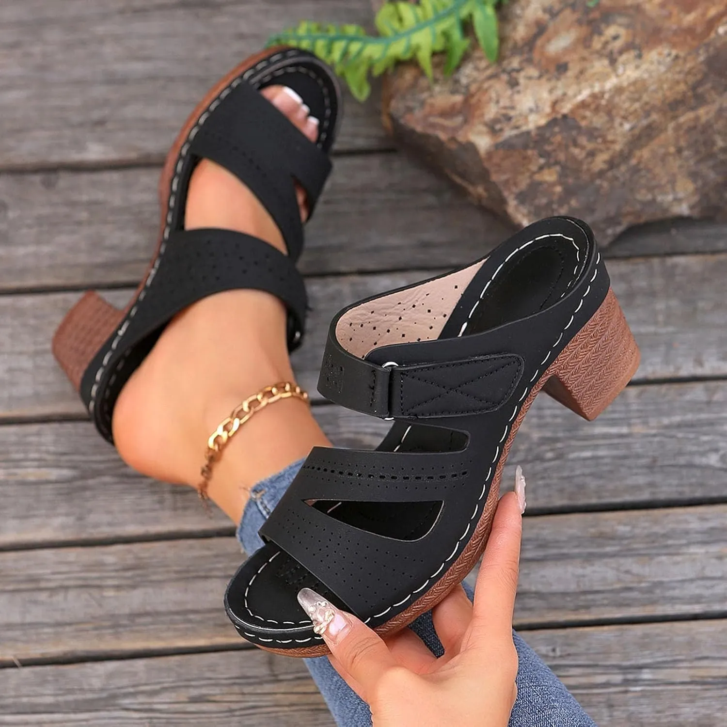 Women's Thick Heel Thick Bottom Fish Mouth Hollow Dew Heel Beach Slippers Casual Women Summer Flat Sandals Beach Shoes