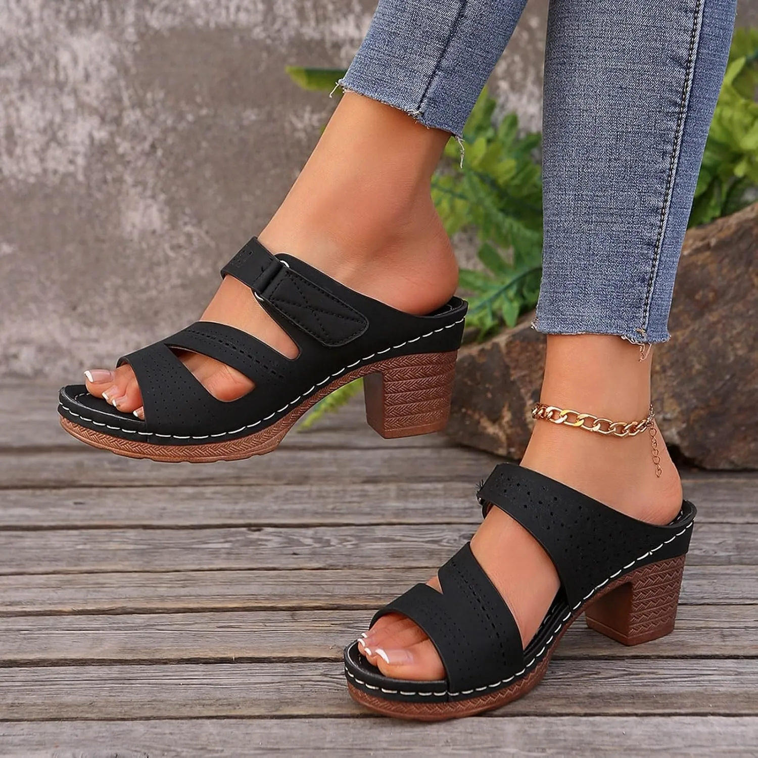 Women's Thick Heel Thick Bottom Fish Mouth Hollow Dew Heel Beach Slippers Casual Women Summer Flat Sandals Beach Shoes