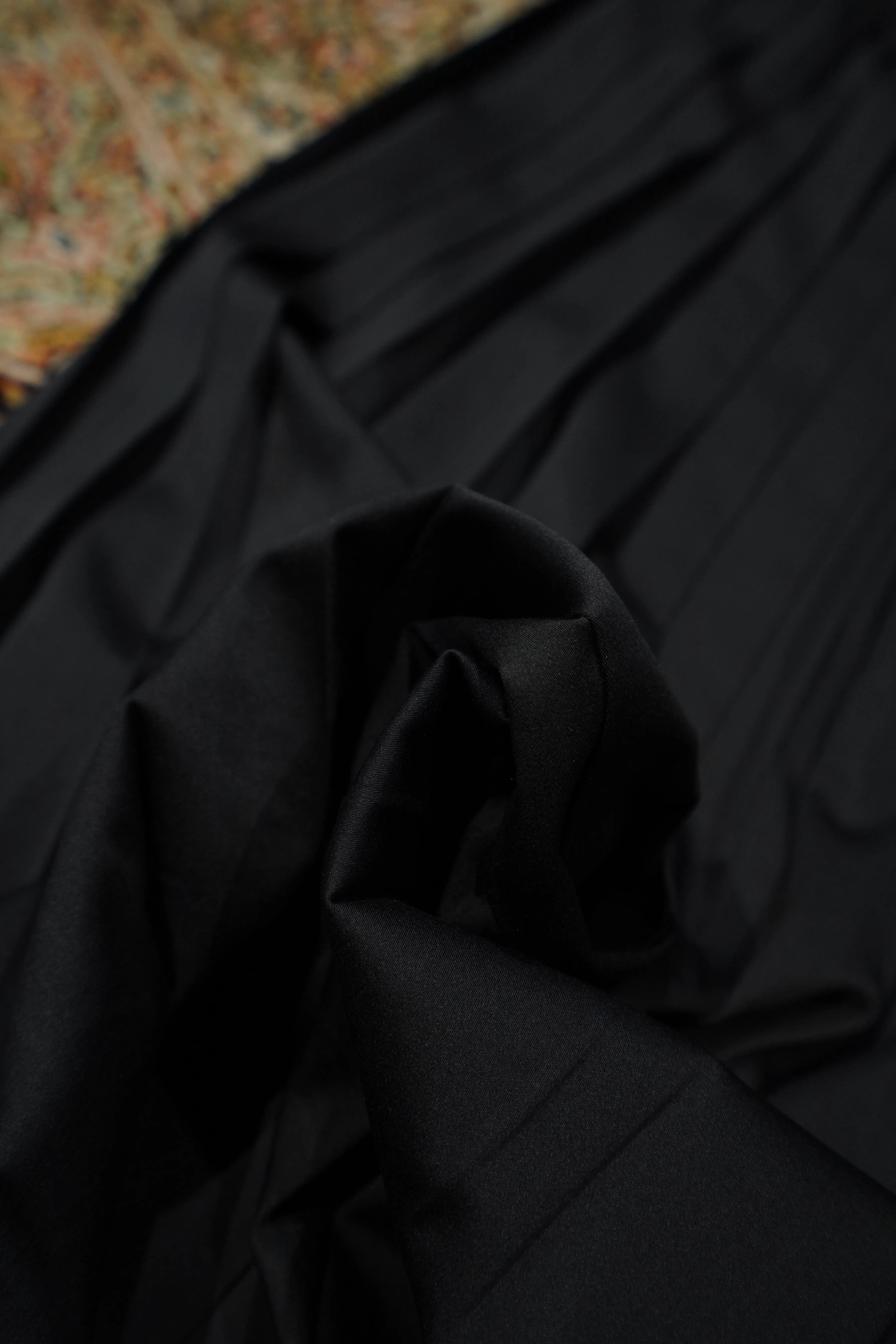 WRAPAROUND PLEATS SKIRT (BLACK)