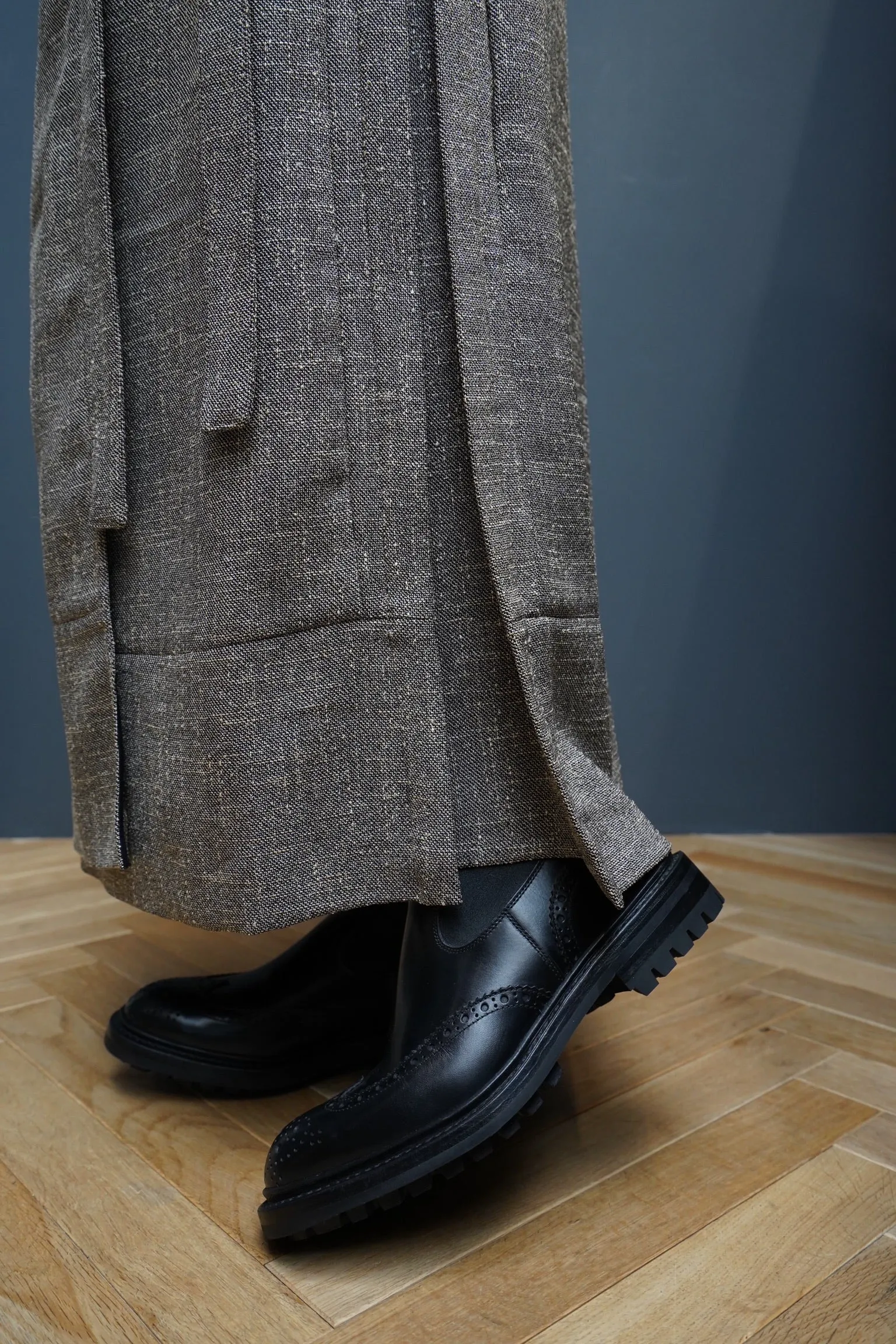 WRAPAROUND SKIRT (BK TWEED)